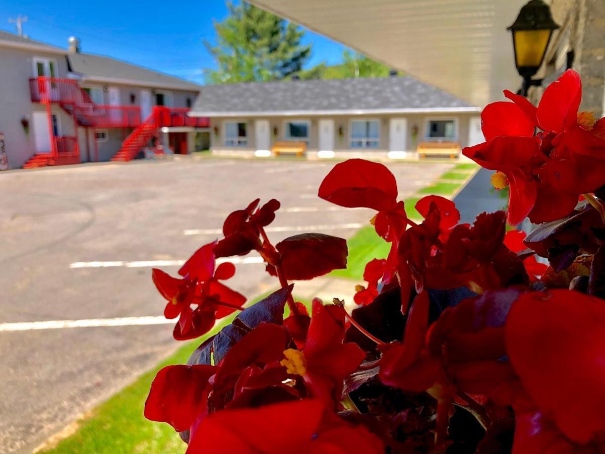 טאדוסאק Motel Chantmartin מראה חיצוני תמונה