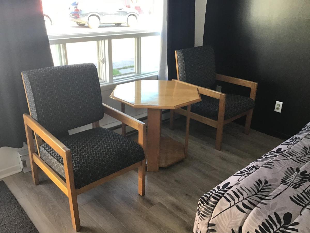 טאדוסאק Motel Chantmartin מראה חיצוני תמונה