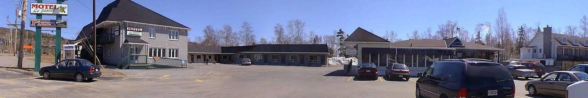 טאדוסאק Motel Chantmartin מראה חיצוני תמונה